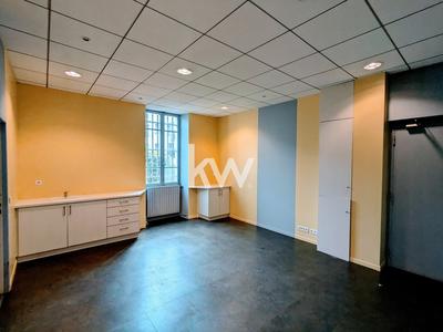 Local commercial - 106 m² - 5 pièces