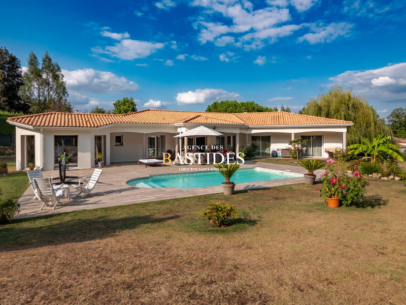 Maison contemporaine - 198 m² - 6 pièces