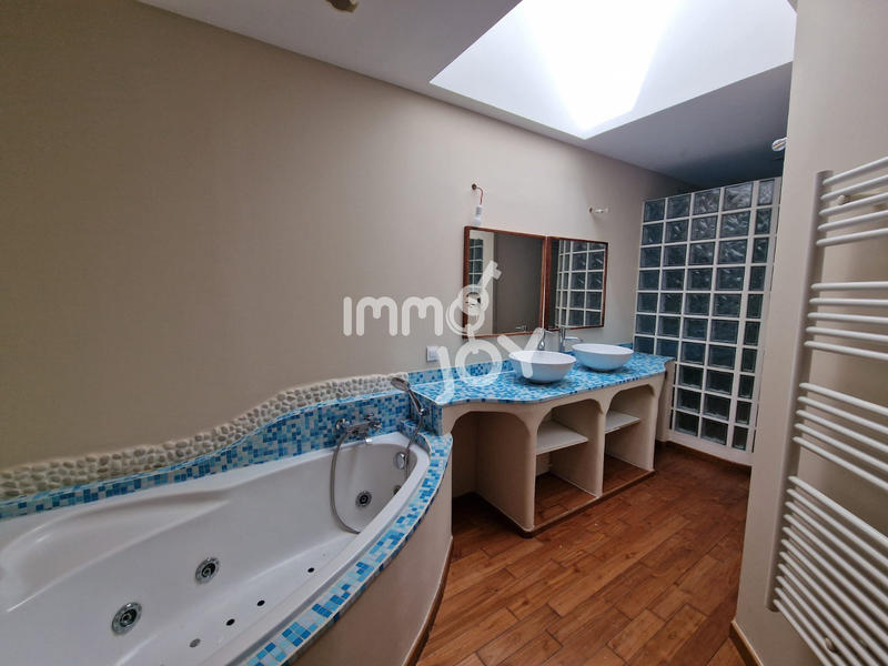 Maison - 159 m² - 5 pièces