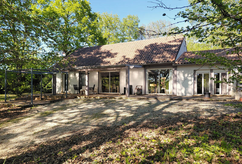 Maison - 140 m² - 6 pièces