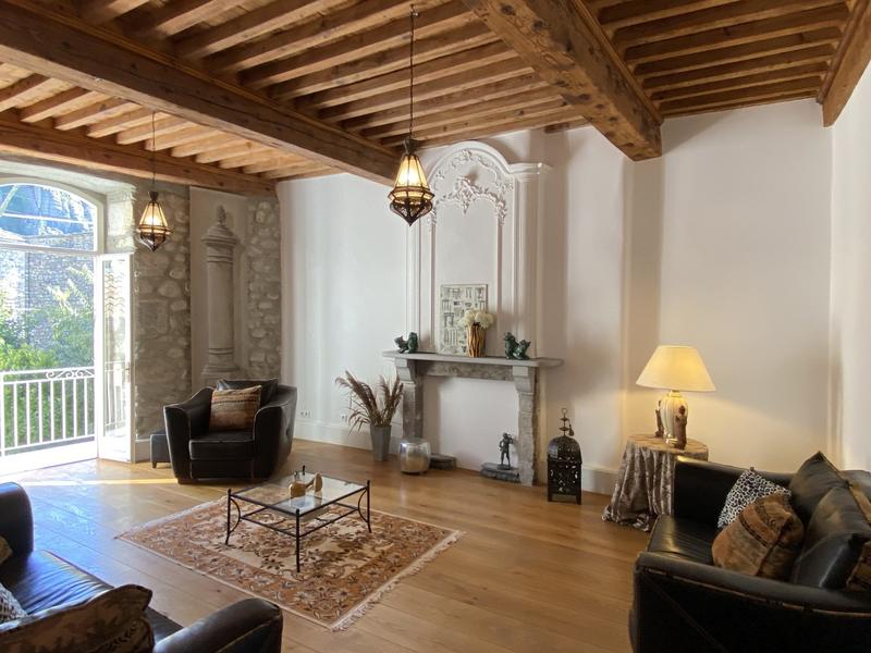 Maison - 320 m² - 6 pièces