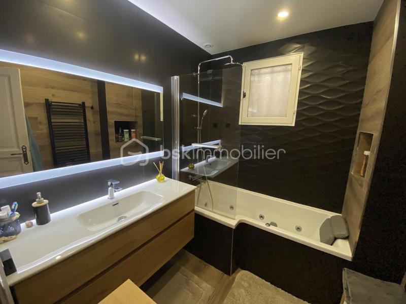 Maison traditionnelle - 73 m² - 4 pièces