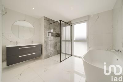 Appartement - 102 m² - 5 pièces