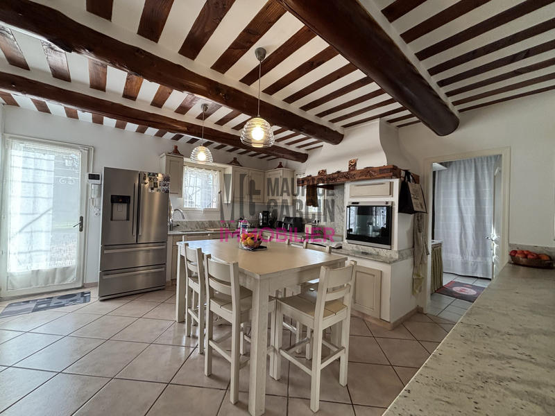 Maison traditionnelle - 260 m² - 7 pièces