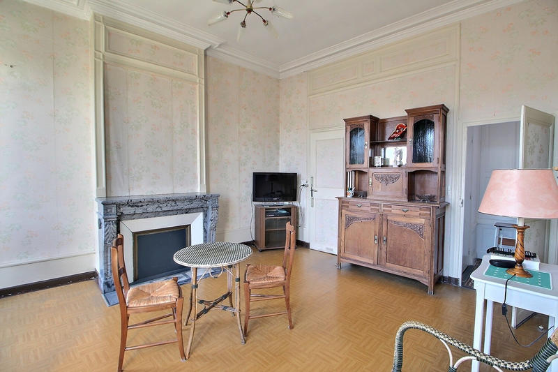 Demeure - 255 m² - 8 pièces