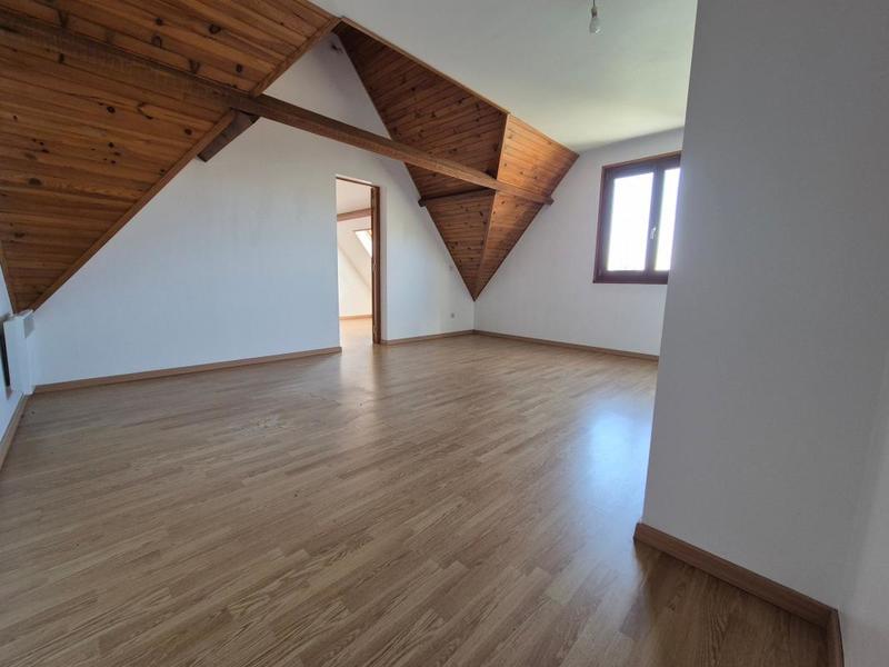 Maison - 205 m² - 8 pièces