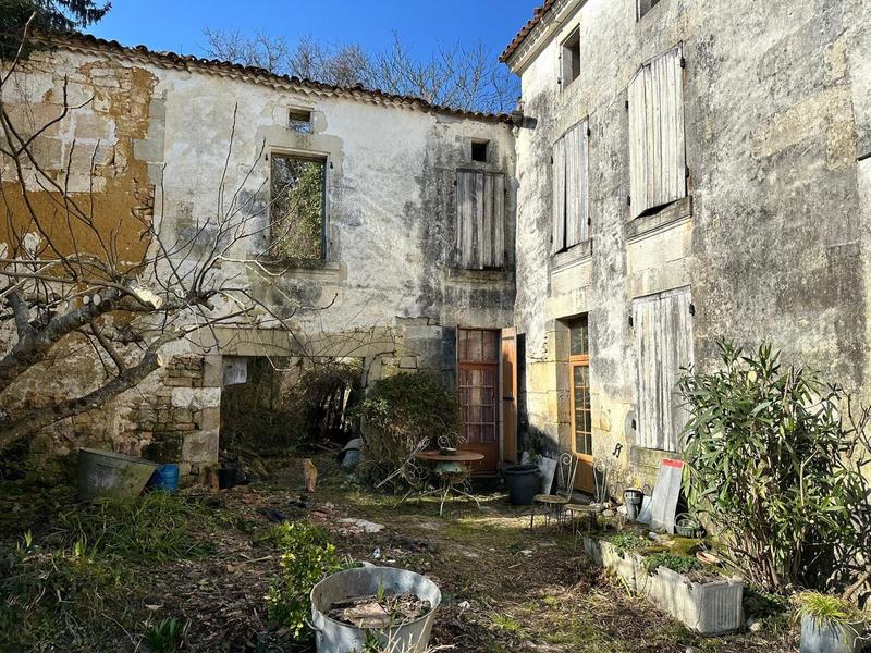 Maison - 222 m² - 7 pièces