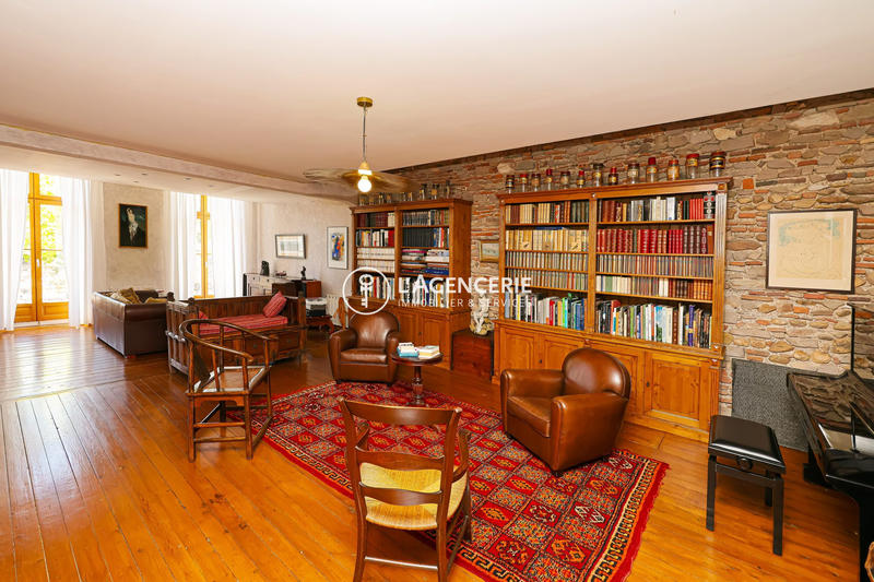 Maison - 286 m² - 6 pièces