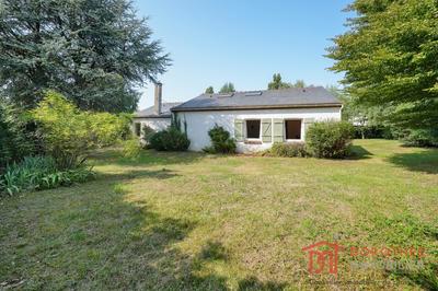 Maison - 141 m² - 8 pièces