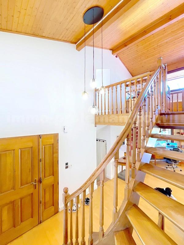 Maison - 192 m² - 5 pièces