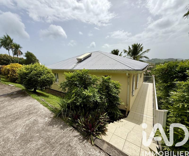 Maison - 97 m² - 5 pièces