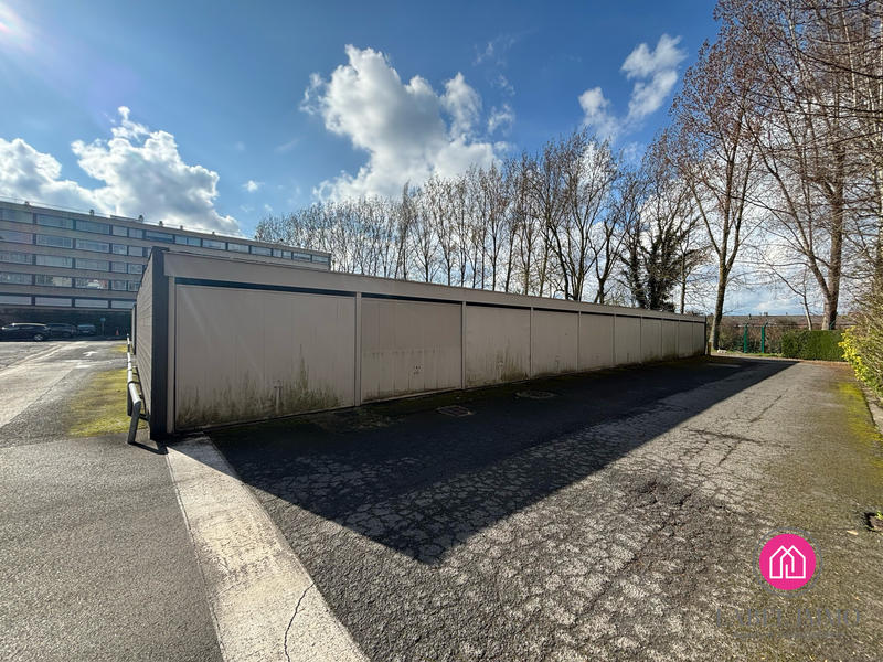 Parking / Garage - 10 m²