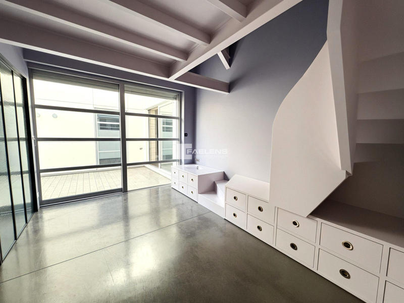 Maison - 435 m² - 5 pièces