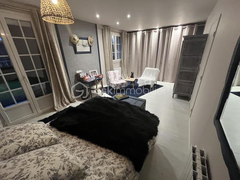 Maison - 99 m² - 5 pièces