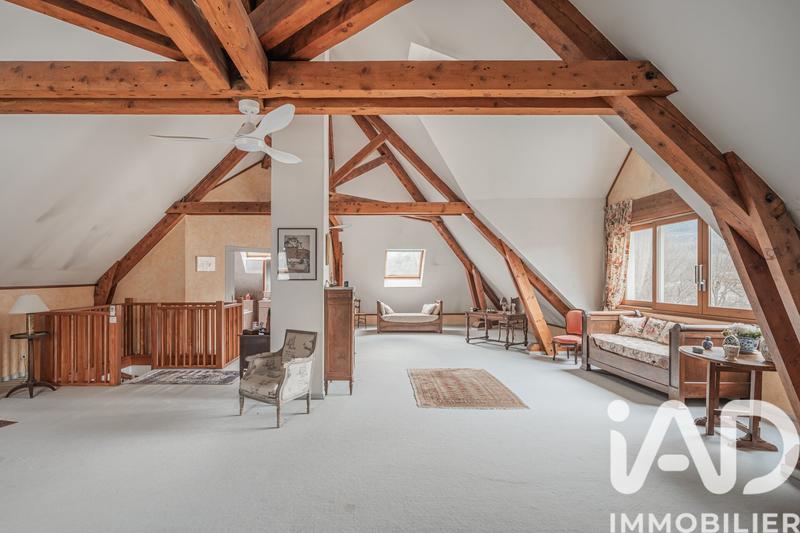 Maison - 369 m² - 9 pièces