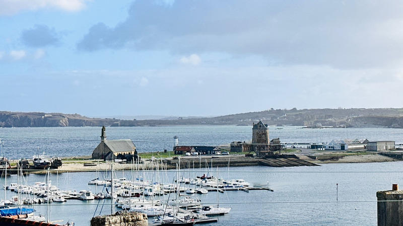 Maison - 200 m² - 10 pièces