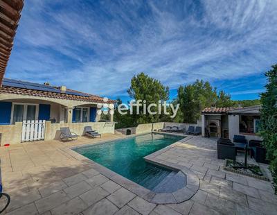 Maison - 248 m² - 11 pièces