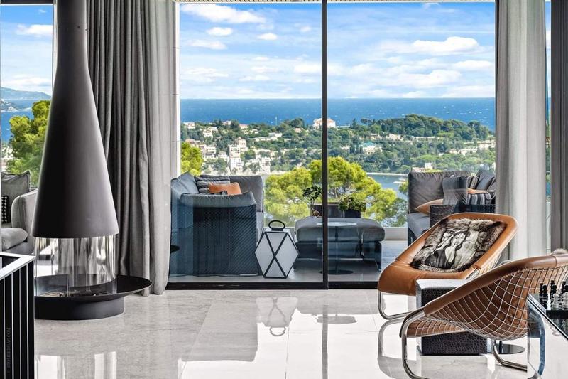 Villa - 300 m² - 6 pièces