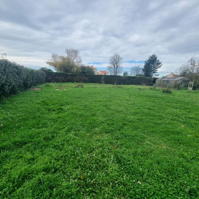 Terrain constructible - 847 m²