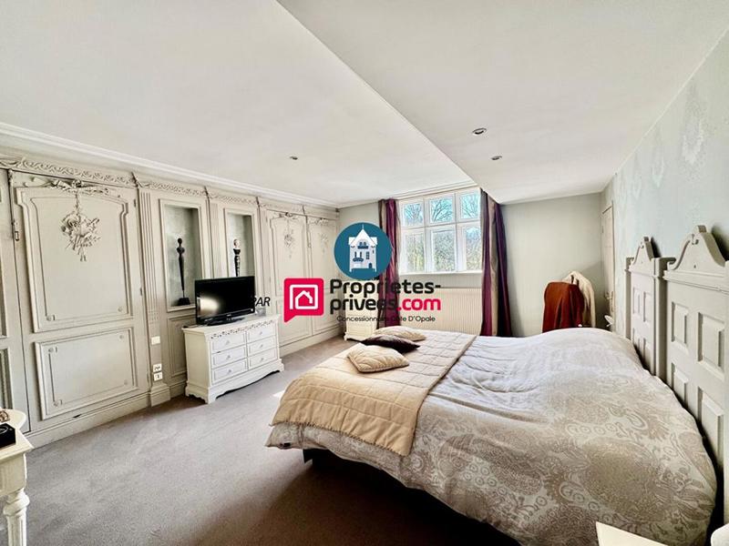 Maison - 393 m² - 10 pièces