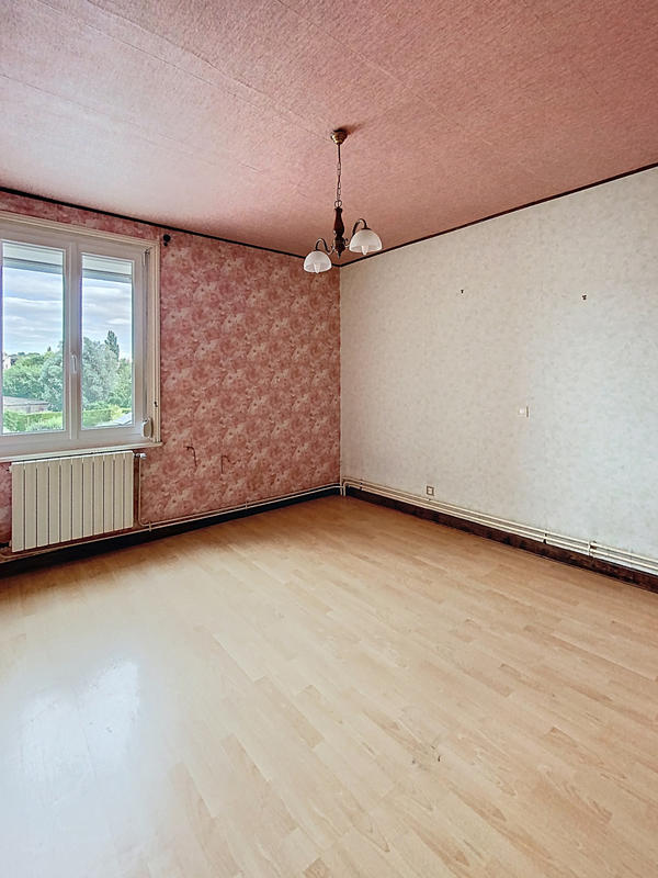 Maison - 93 m² - 6 pièces