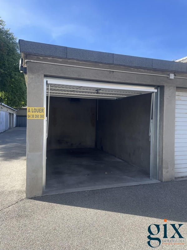 Parking / Garage - 14 m²