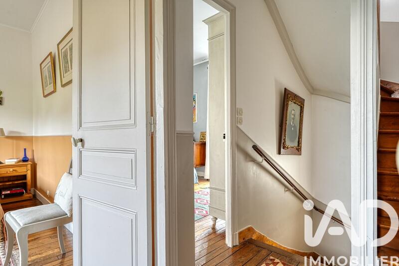 Maison - 184 m² - 9 pièces
