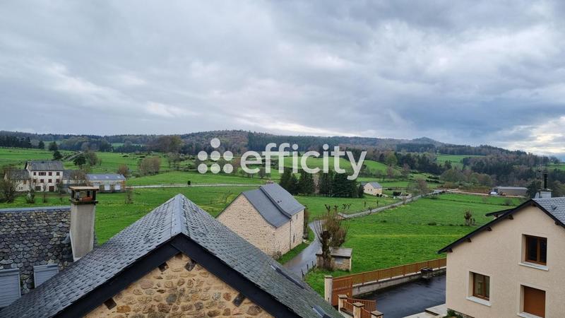 Maison - 96 m² - 6 pièces