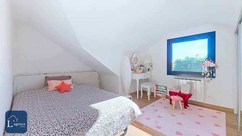Maison - 228 m² - 7 pièces