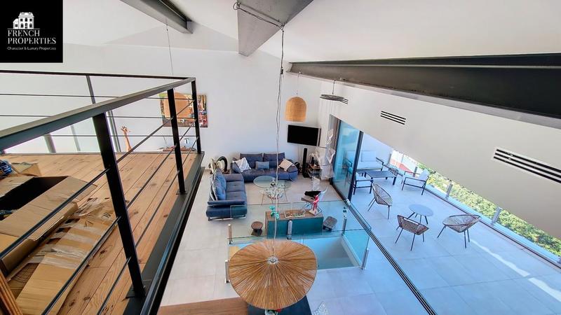 Maison - 210 m² - 5 pièces