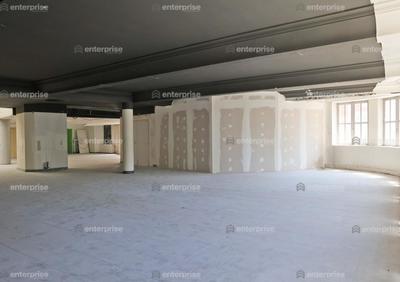 Bureau - 880 m²