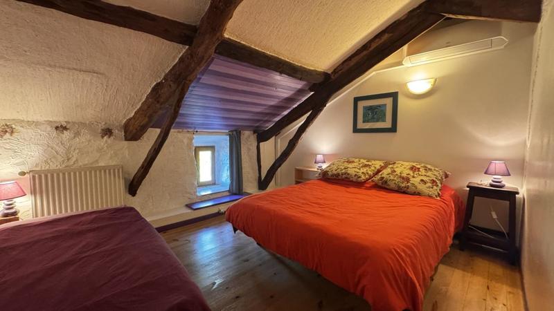 Maison - 220 m² - 7 pièces