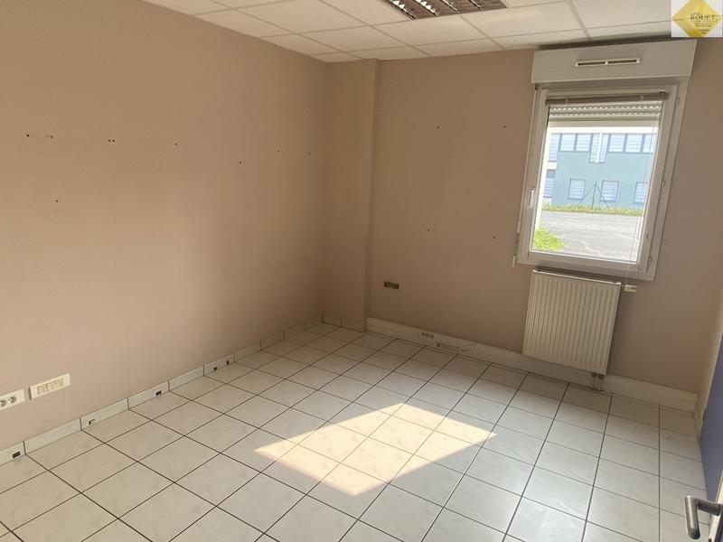 Local d'activités - 1 623 m² - 23 pièces