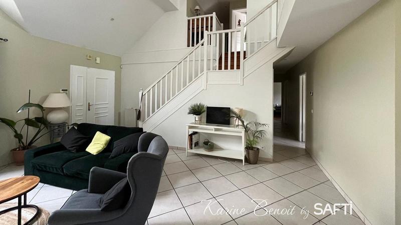 Maison - 171 m² - 7 pièces