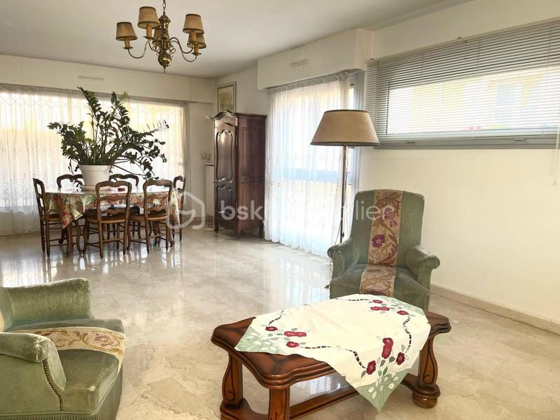 Appartement - 98 m² - 4 pièces