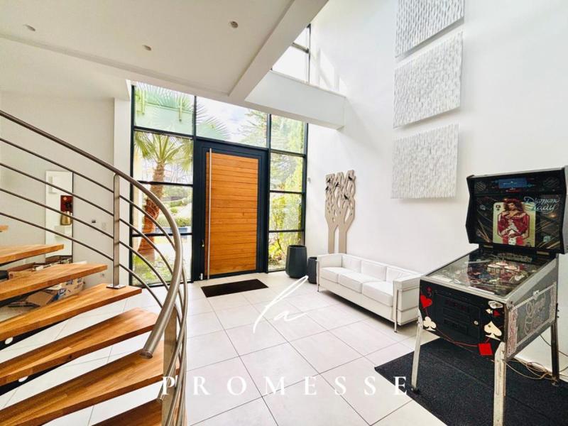 Villa - 390 m² - 8 pièces