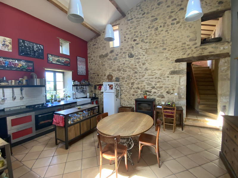 Maison - 800 m² - 5 pièces
