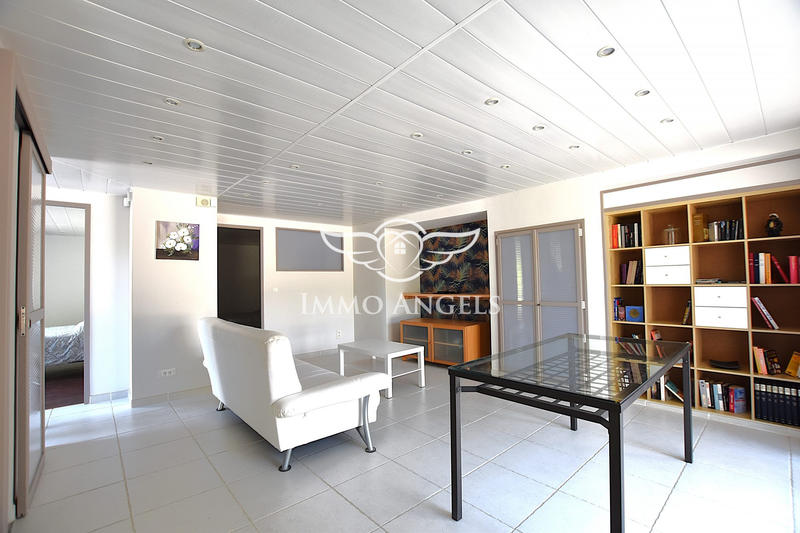 Villa - 206 m² - 9 pièces