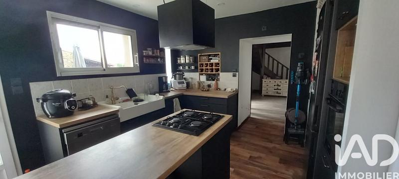 Maison - 213 m² - 9 pièces