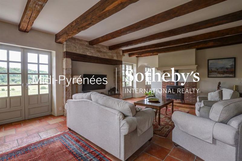 Maison - 288 m² - 12 pièces