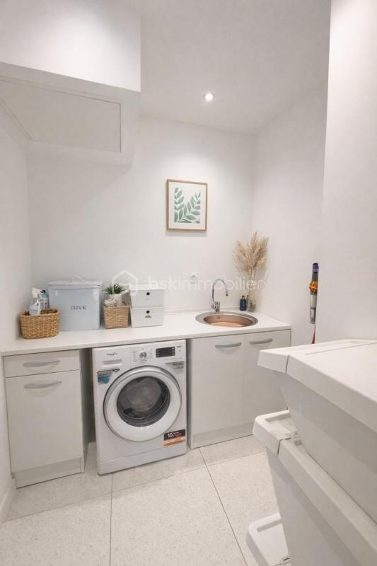 Maison - 243 m² - 7 pièces