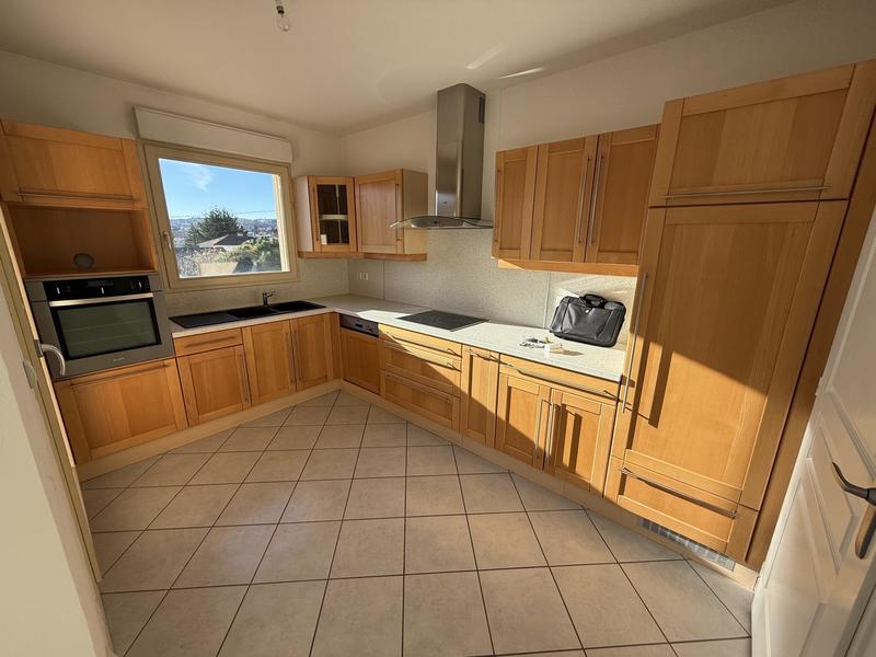 Appartement - 77 m² - 3 pièces