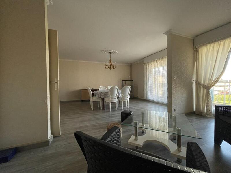 Appartement - 100 m² - 5 pièces