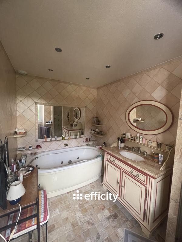 Maison - 145 m² - 6 pièces