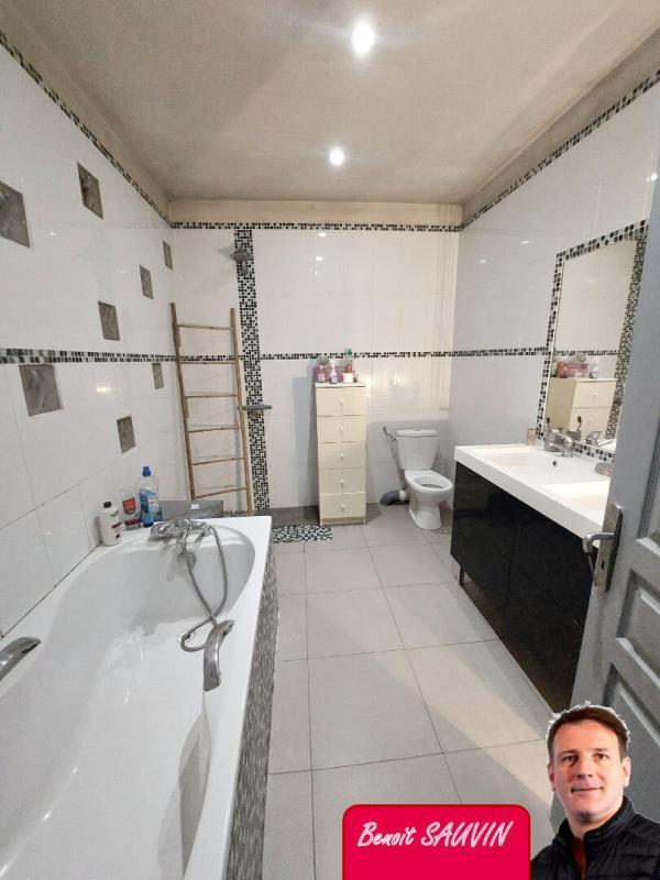 Maison - 159 m² - 5 pièces