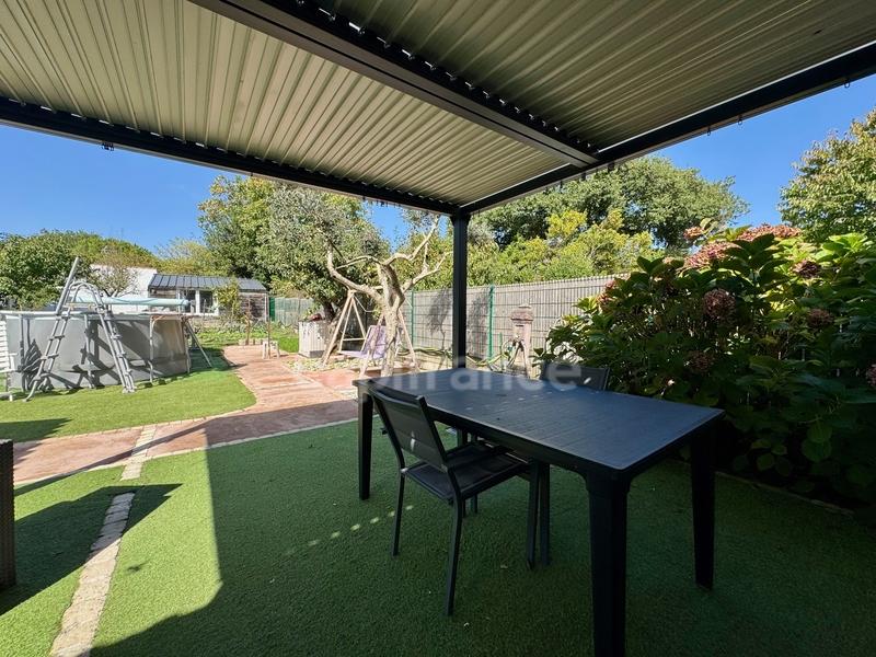 Maison - 180 m² - 6 pièces