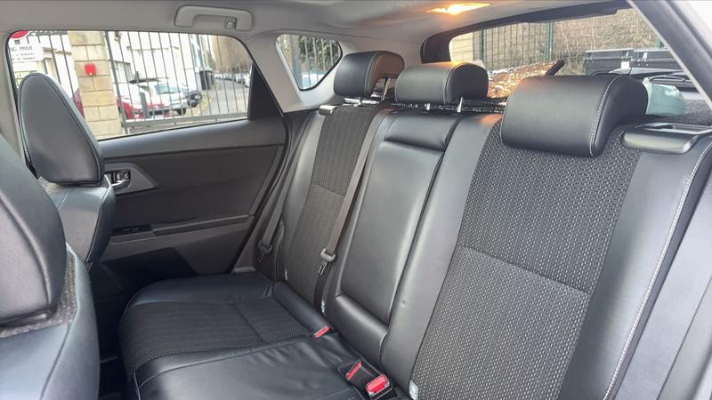 Toyota Auris 1.8 Vvt-i 136 Hybride Cvt Technoline