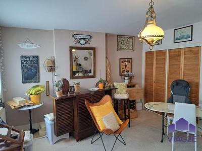 Appartement - 96 m² - 5 pièces