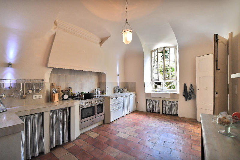 Propriété - 510 m² - 16 pièces