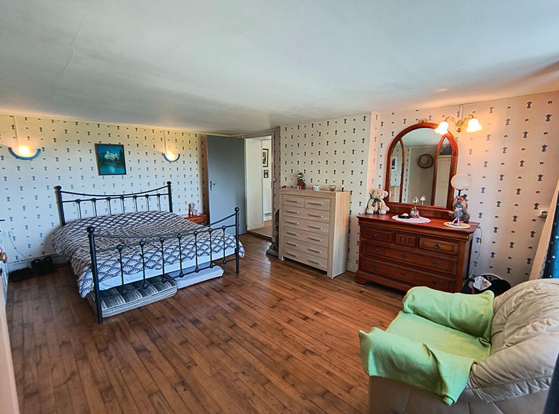 Maison - 102 m² - 4 pièces